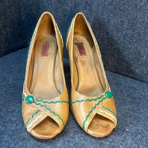 Miz Mooz NYC Vintage Peep Toe Leather pumps Sophia cognac size 10